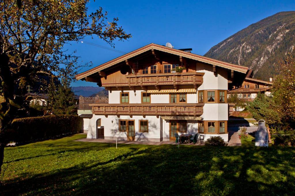 Landhotel Rauchenwalderhof Mayrhofen Exterior foto