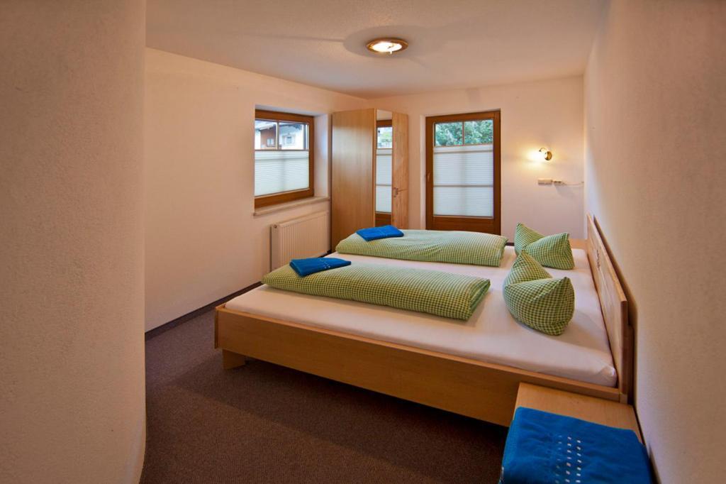 Landhotel Rauchenwalderhof Mayrhofen Quarto foto