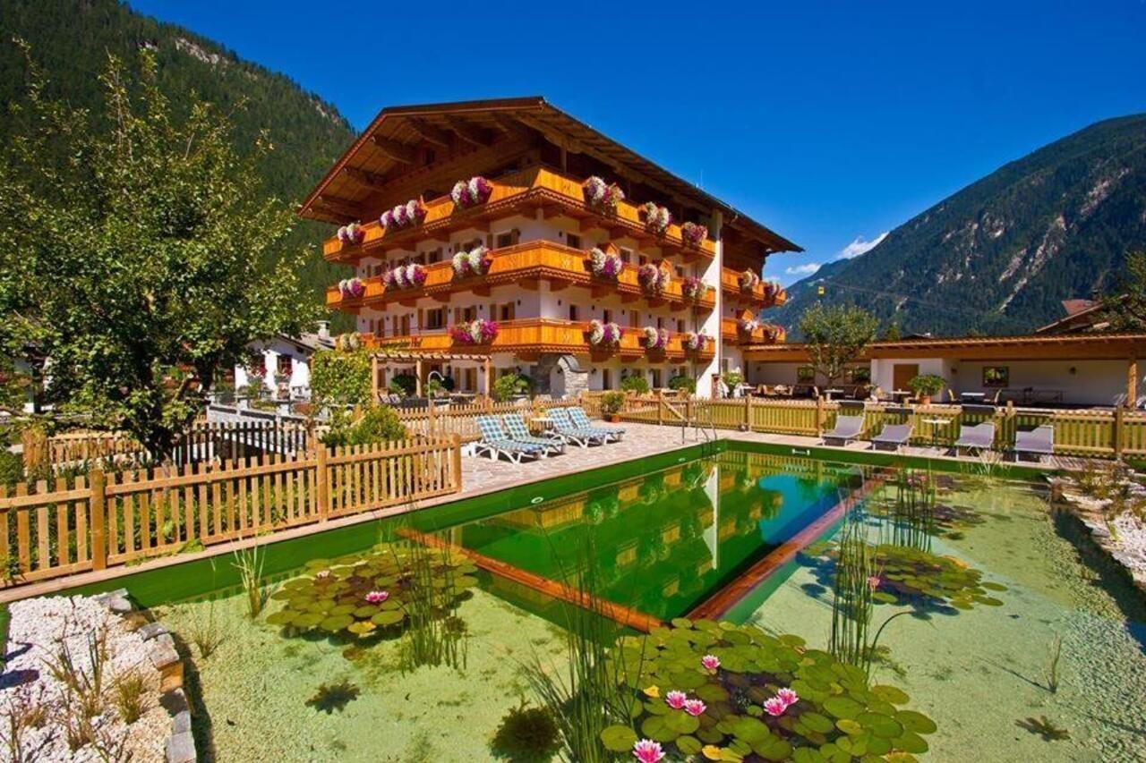 Landhotel Rauchenwalderhof Mayrhofen Exterior foto