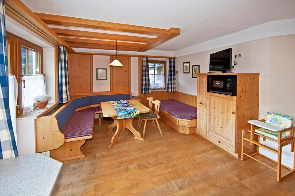 Landhotel Rauchenwalderhof Mayrhofen Quarto foto