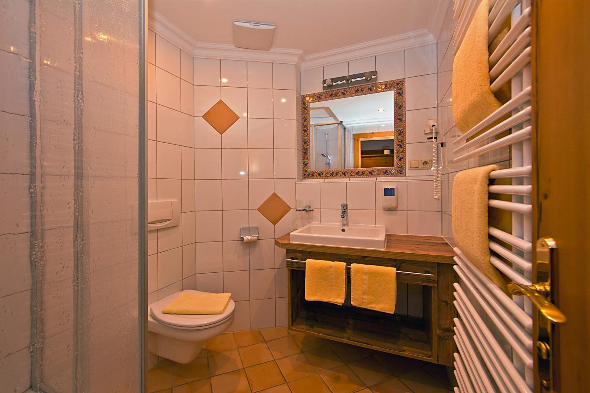 Landhotel Rauchenwalderhof Mayrhofen Quarto foto