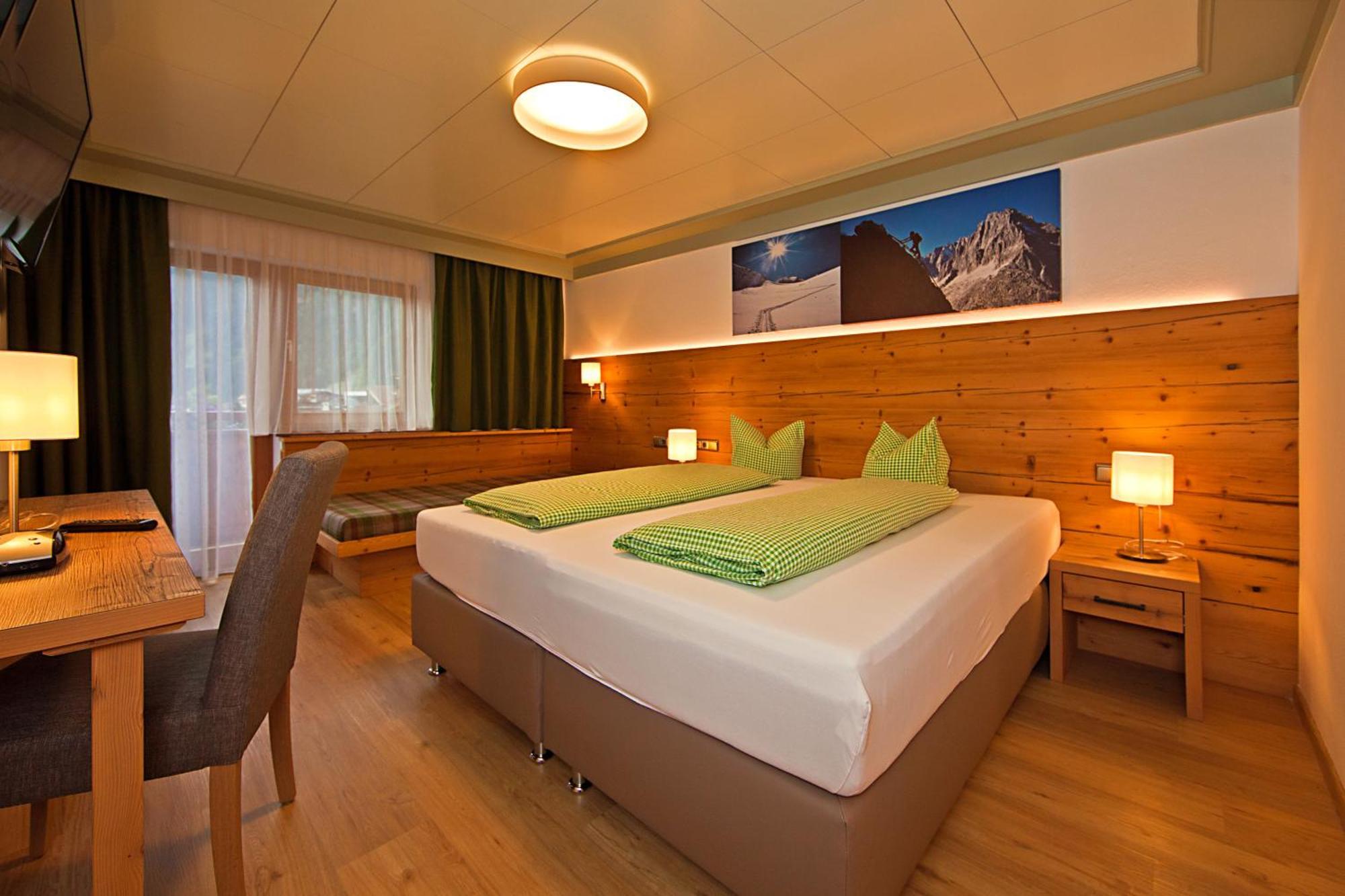 Landhotel Rauchenwalderhof Mayrhofen Quarto foto