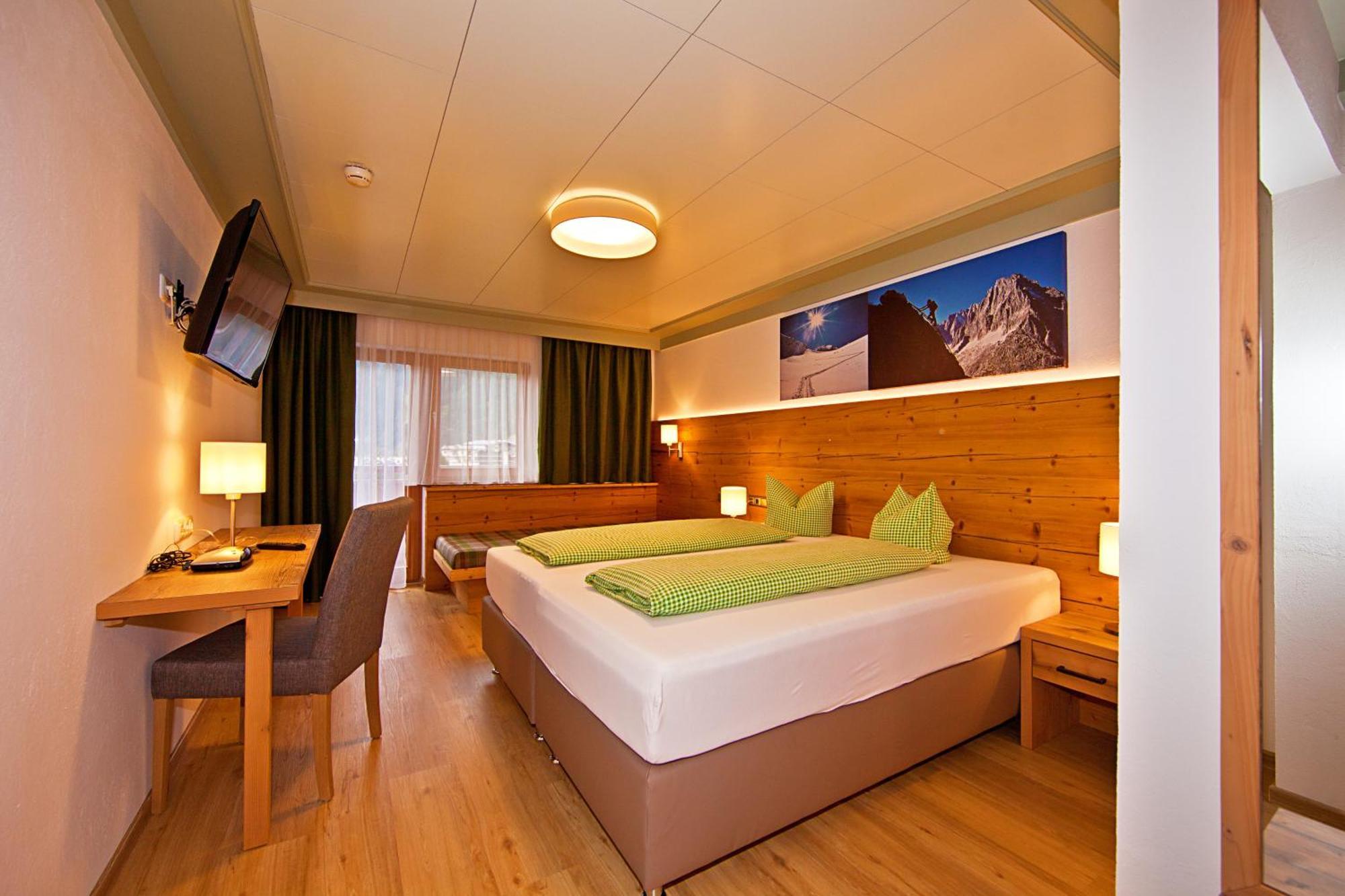 Landhotel Rauchenwalderhof Mayrhofen Quarto foto