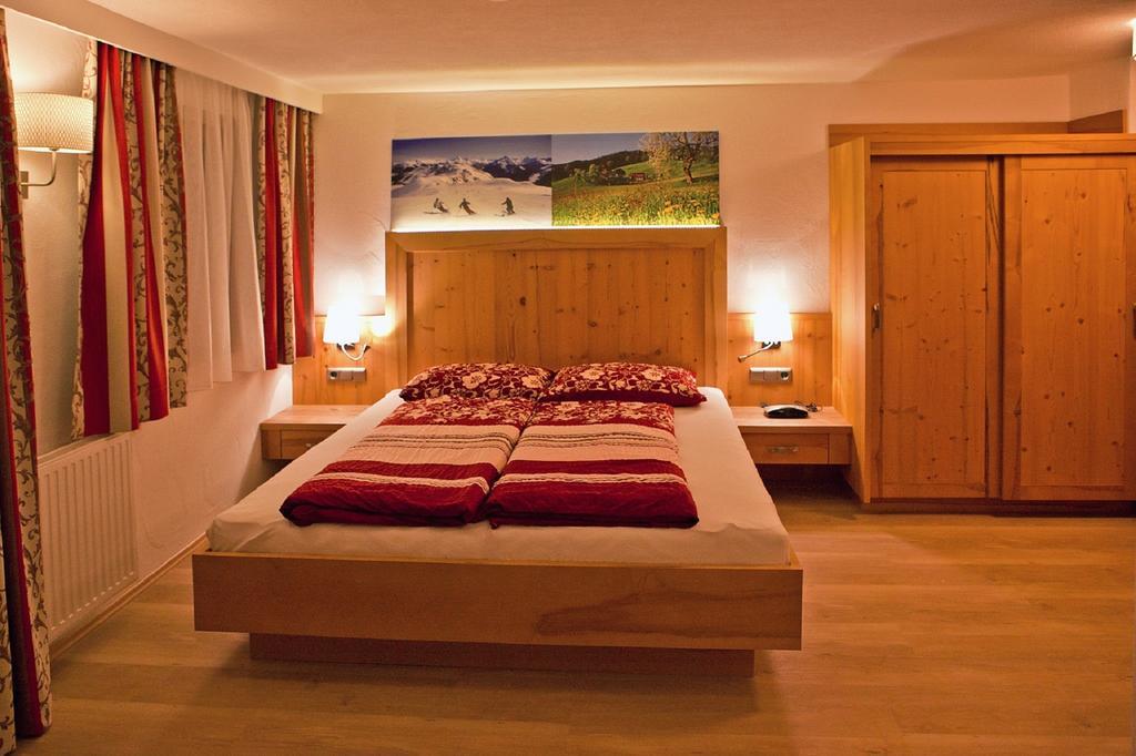Landhotel Rauchenwalderhof Mayrhofen Quarto foto