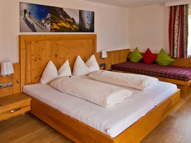 Landhotel Rauchenwalderhof Mayrhofen Exterior foto